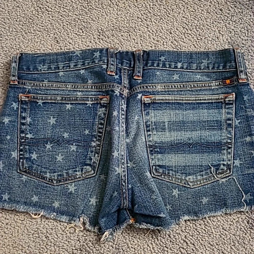 Lucky Brand Riley cut-off shorts, denim, size 2/26 - Picture 2 of 8